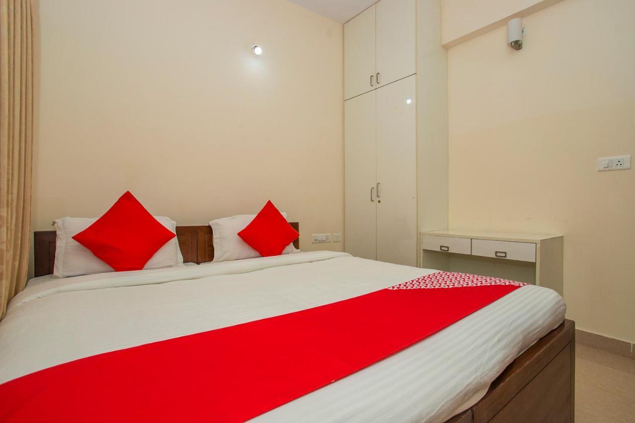 Oyo 4797 Lulu Hospitality Hotel Yelahanka Kültér fotó