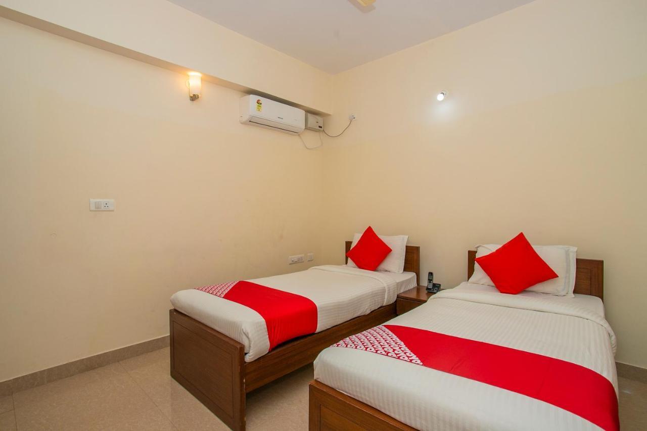 Oyo 4797 Lulu Hospitality Hotel Yelahanka Kültér fotó