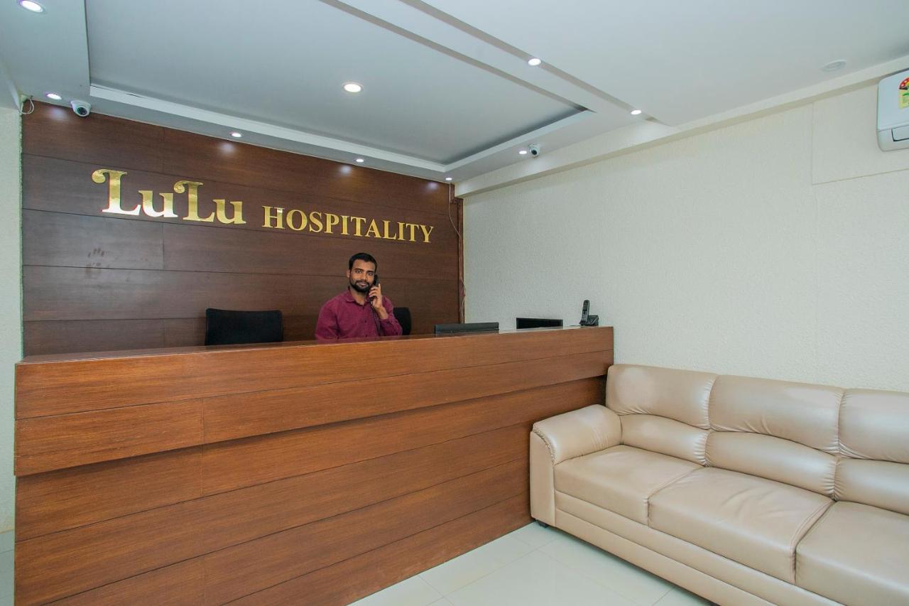 Oyo 4797 Lulu Hospitality Hotel Yelahanka Kültér fotó