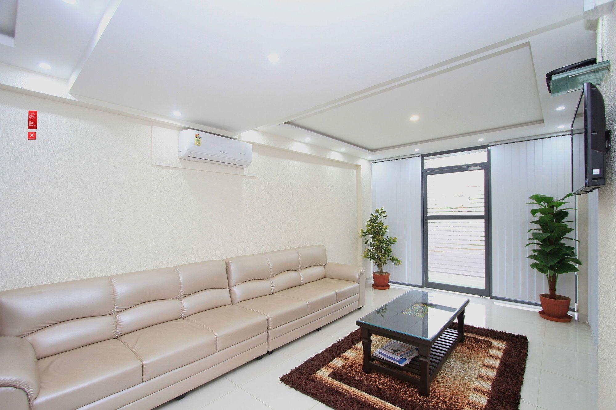 Oyo 4797 Lulu Hospitality Hotel Yelahanka Kültér fotó