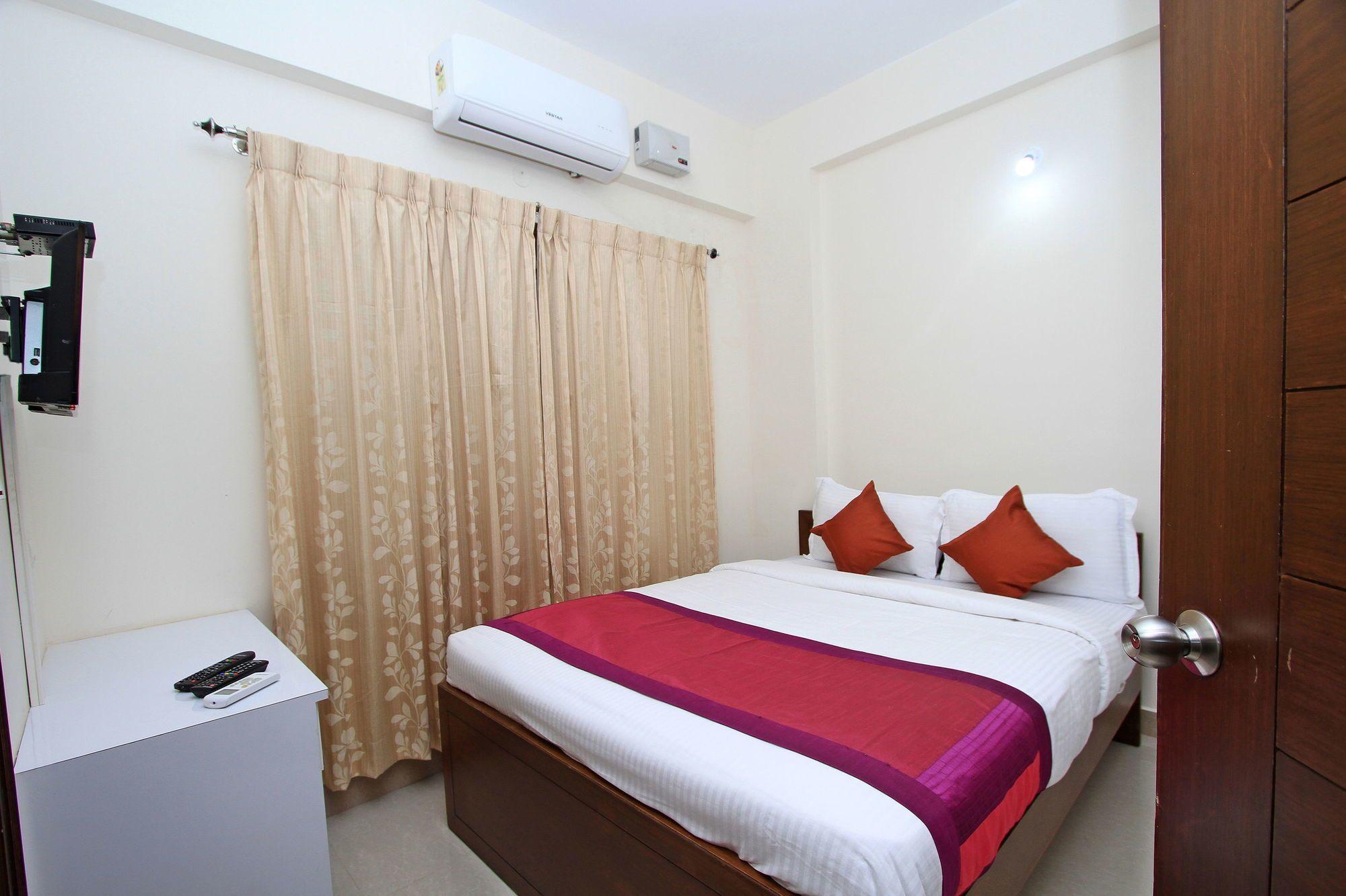 Oyo 4797 Lulu Hospitality Hotel Yelahanka Kültér fotó