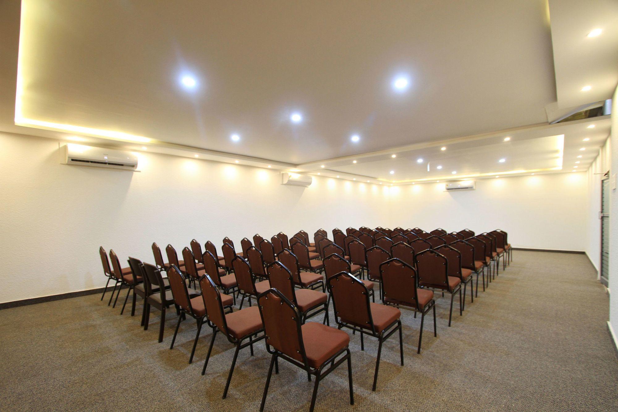 Oyo 4797 Lulu Hospitality Hotel Yelahanka Kültér fotó
