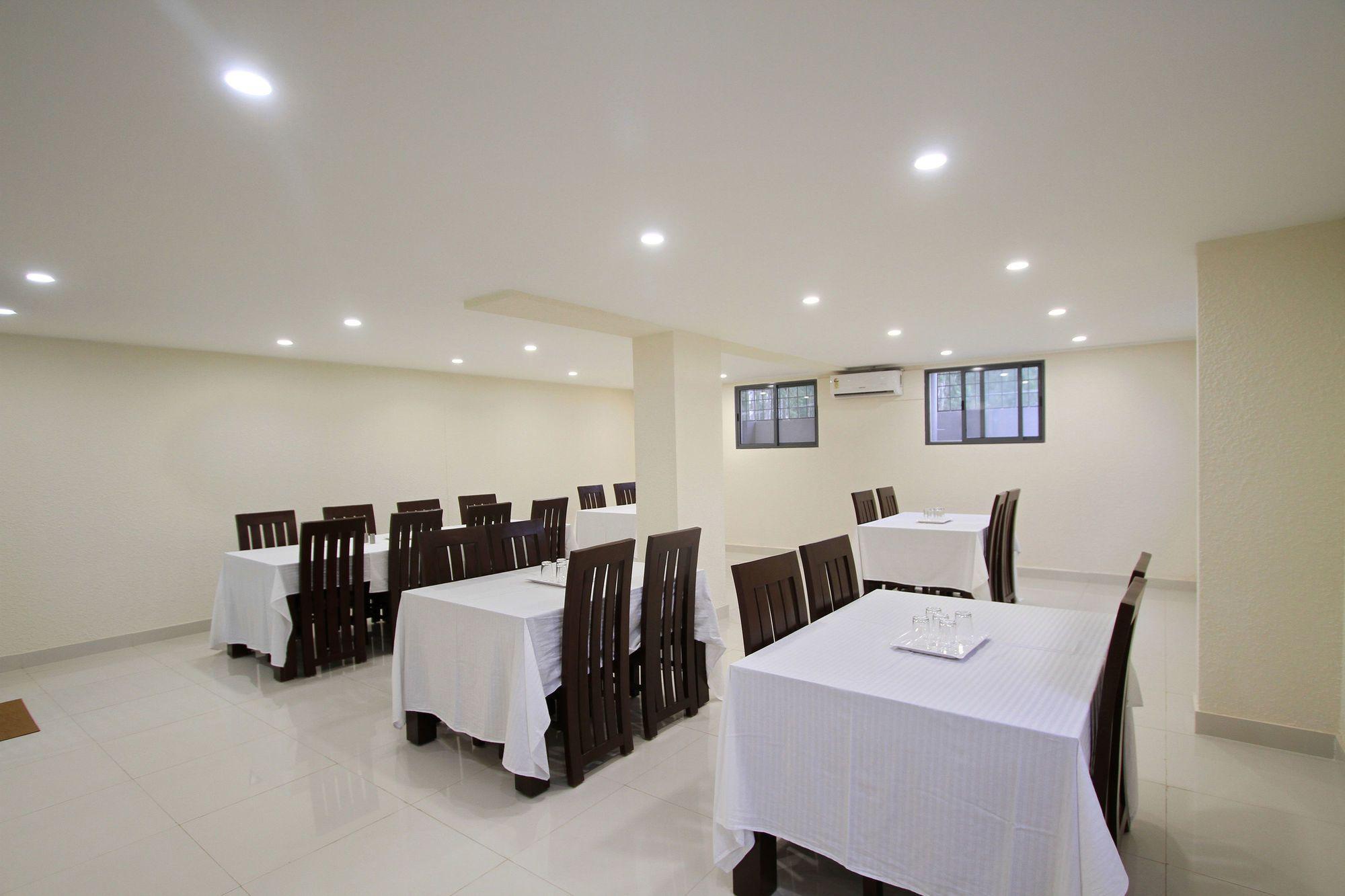Oyo 4797 Lulu Hospitality Hotel Yelahanka Kültér fotó