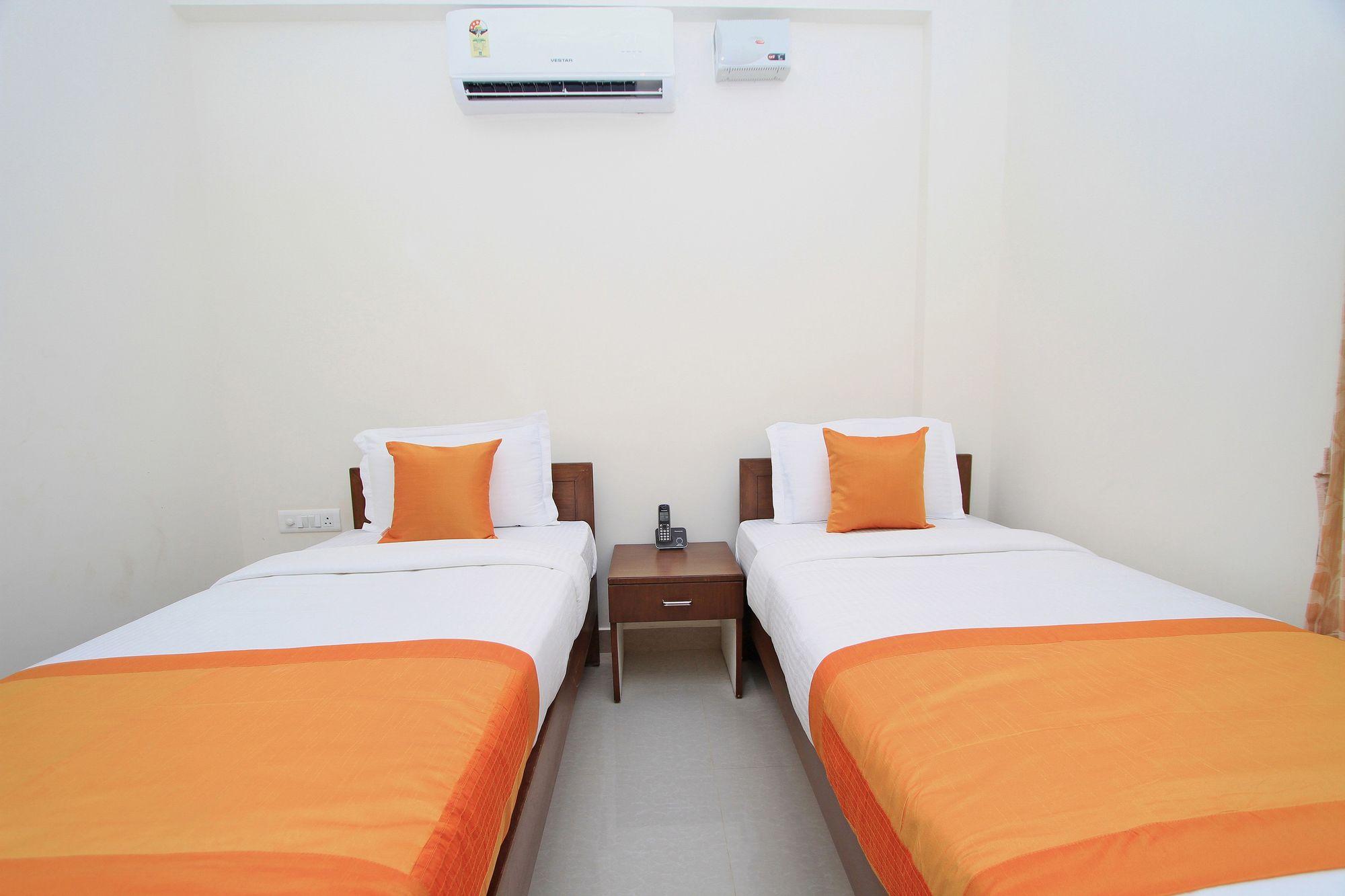 Oyo 4797 Lulu Hospitality Hotel Yelahanka Kültér fotó